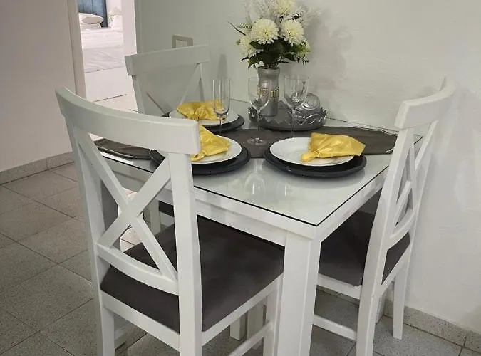 City Center Apartment - Neama Bay